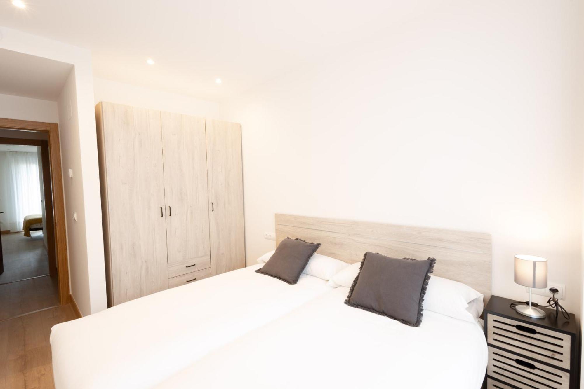 Apartment Ebony I Local Rentss *